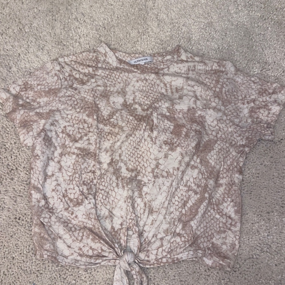 Cropped animal print top L